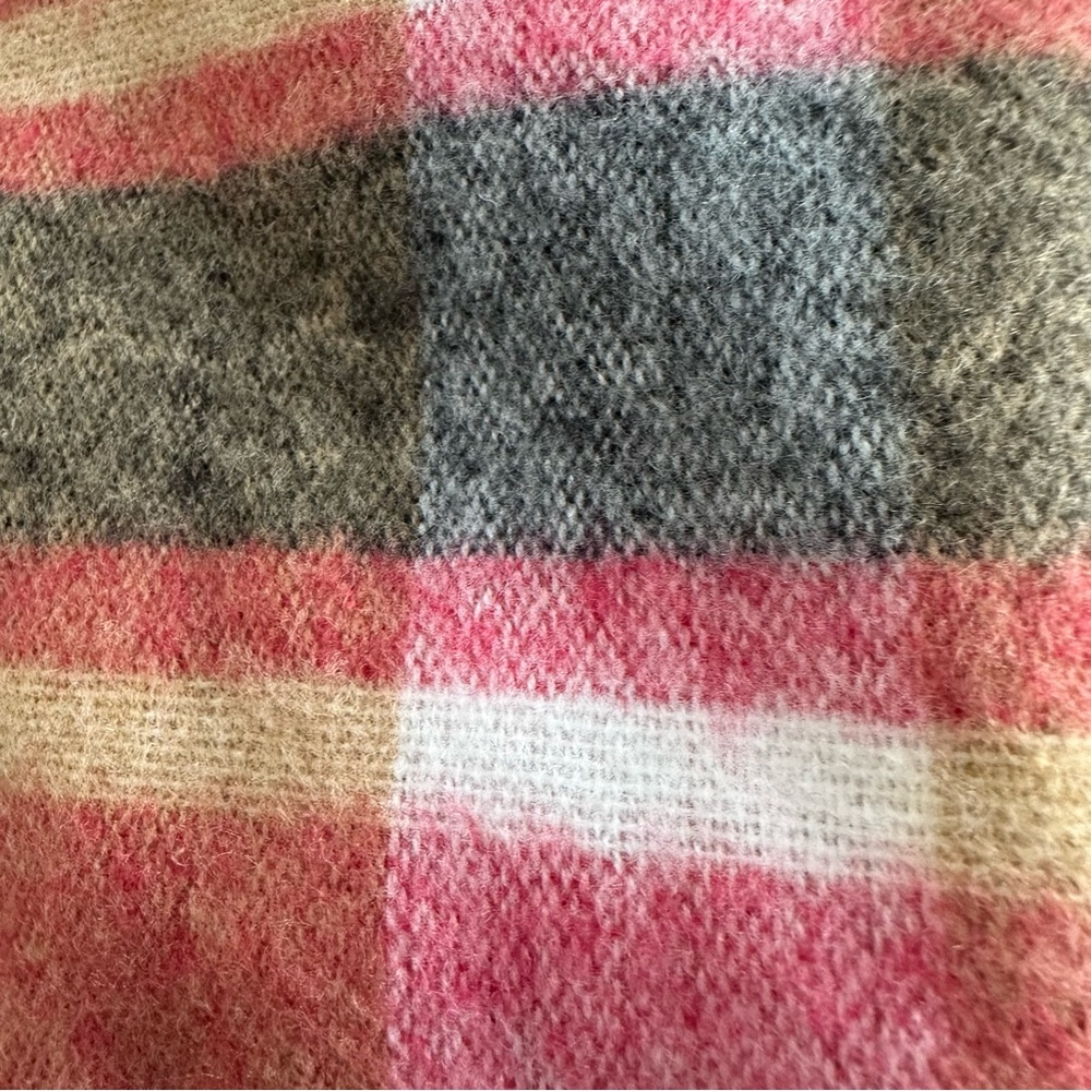 WOOLRICH Cozy Blanket Wrap Scarf Plaid One Size Color Justine New - Picture 4 of 5